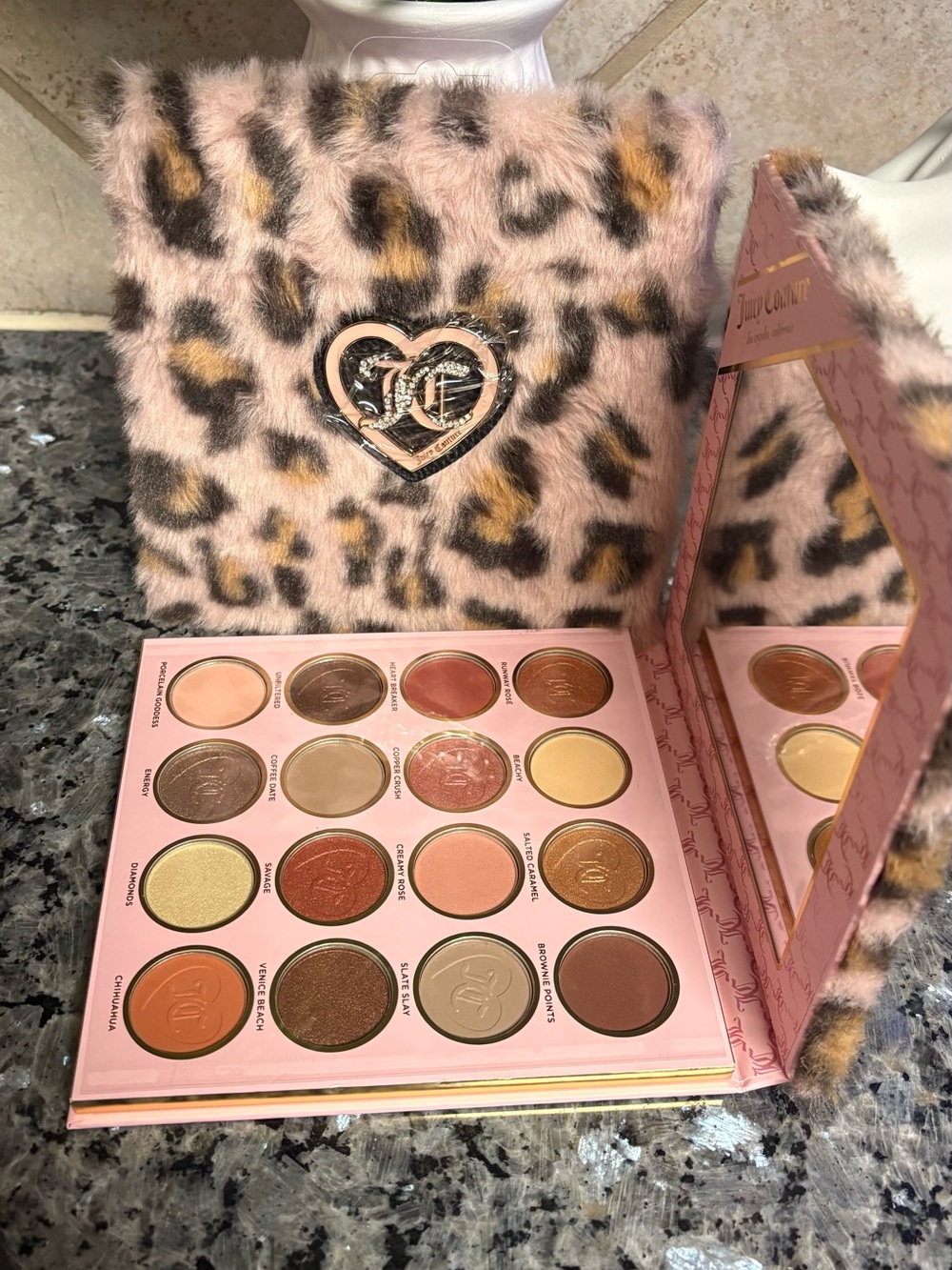 Juicy Couture Leopard Faux Fur Eyeshadow
Palette w/ Mirror 16 Shades